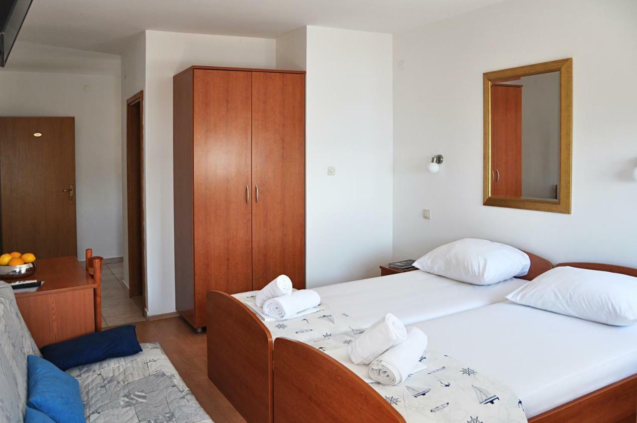 Sunrise Studio Apartments 3 ロクヴァ・ロゴズニツァ エクステリア 写真