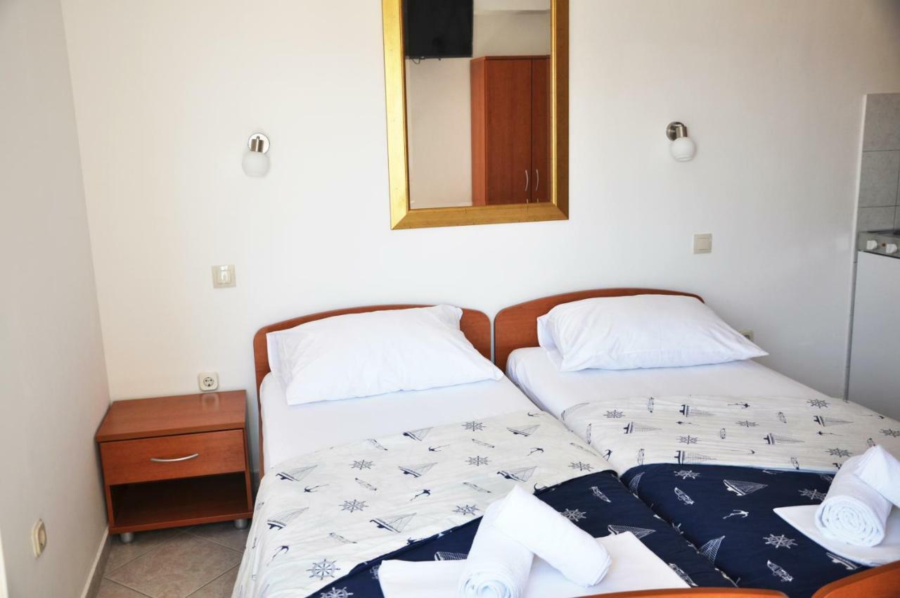 Sunrise Studio Apartments 3 ロクヴァ・ロゴズニツァ エクステリア 写真
