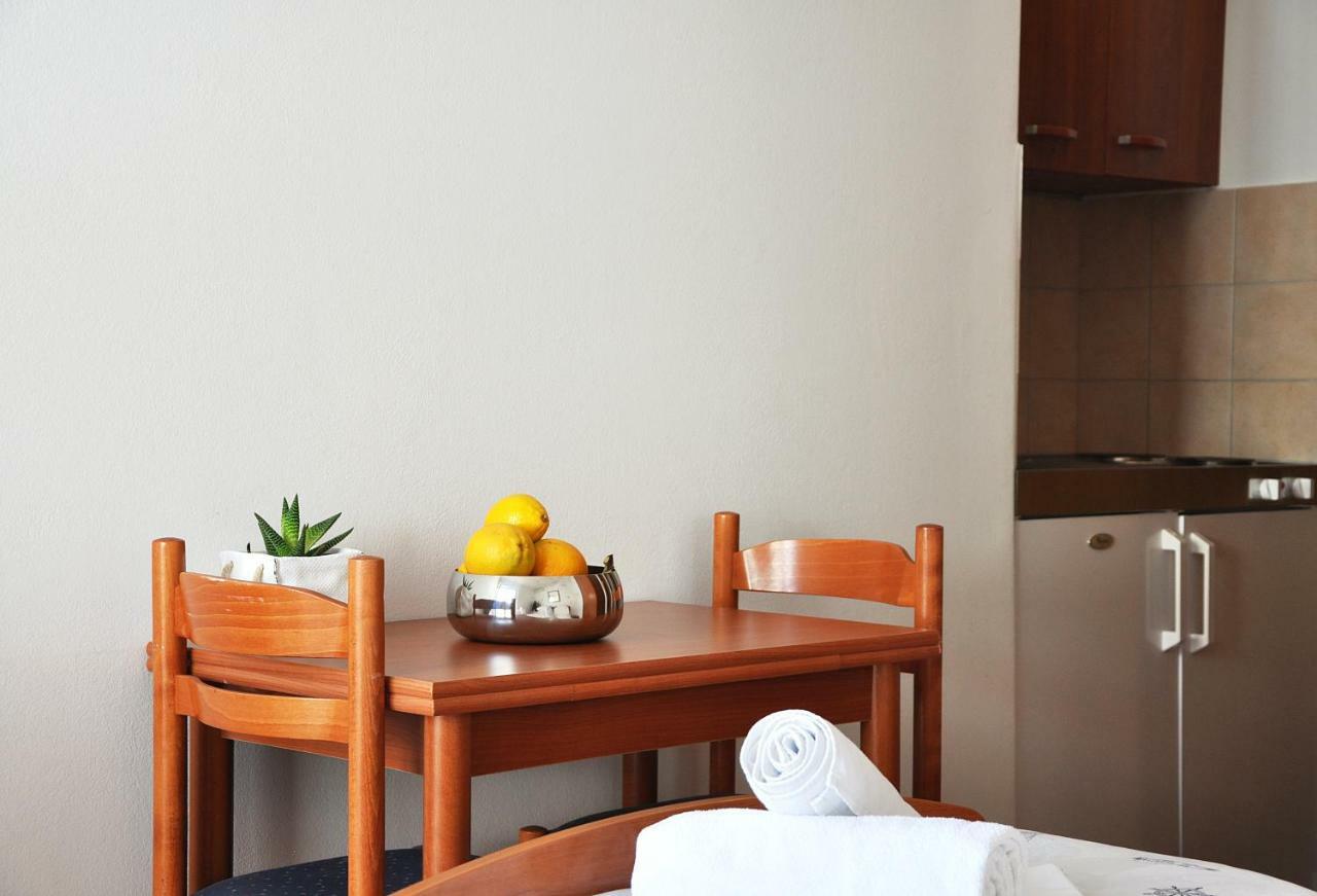 Sunrise Studio Apartments 3 ロクヴァ・ロゴズニツァ エクステリア 写真