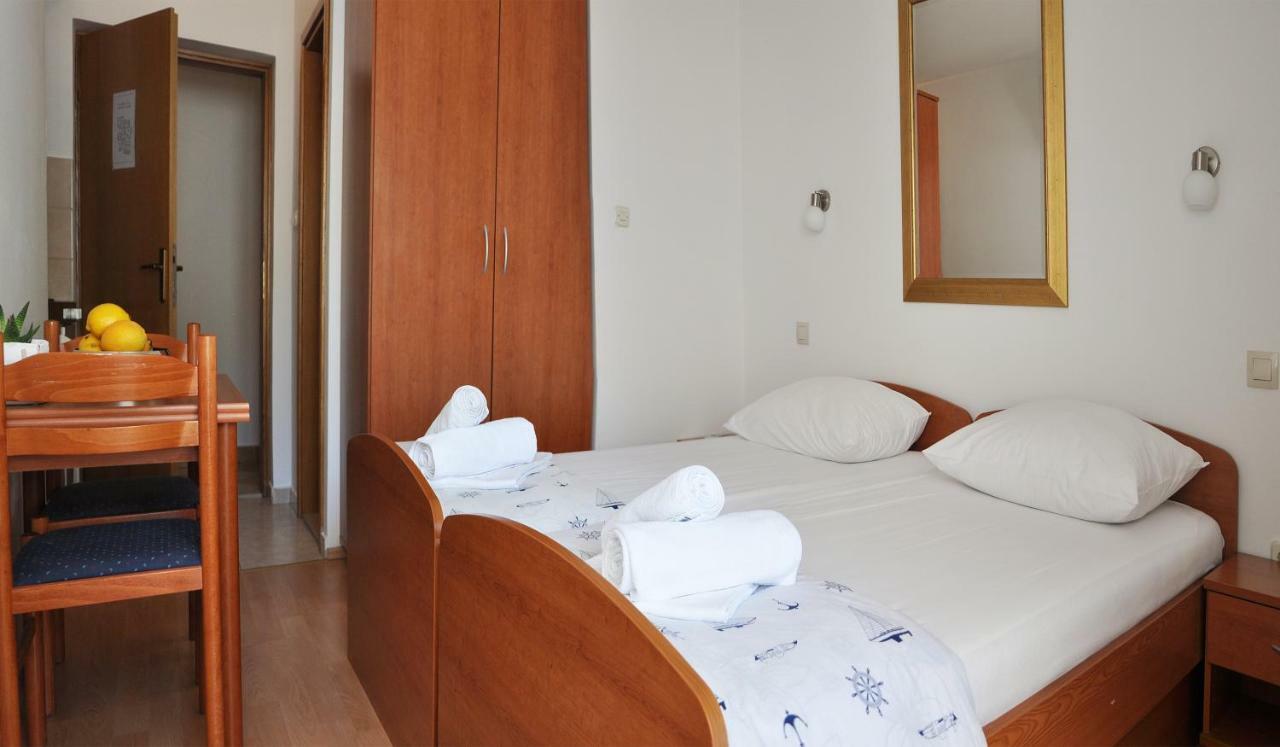 Sunrise Studio Apartments 3 ロクヴァ・ロゴズニツァ エクステリア 写真