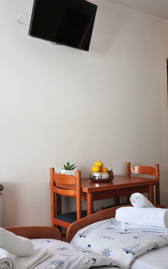 Sunrise Studio Apartments 3 ロクヴァ・ロゴズニツァ エクステリア 写真
