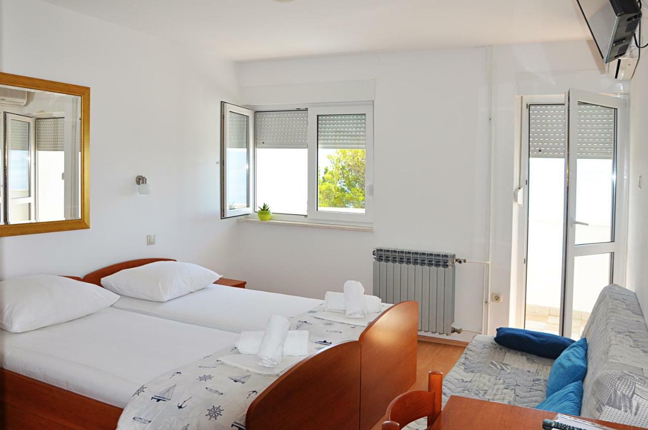 Sunrise Studio Apartments 3 ロクヴァ・ロゴズニツァ エクステリア 写真